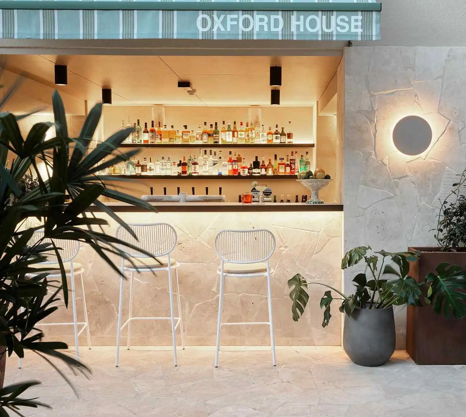 Oxford House 8801 1