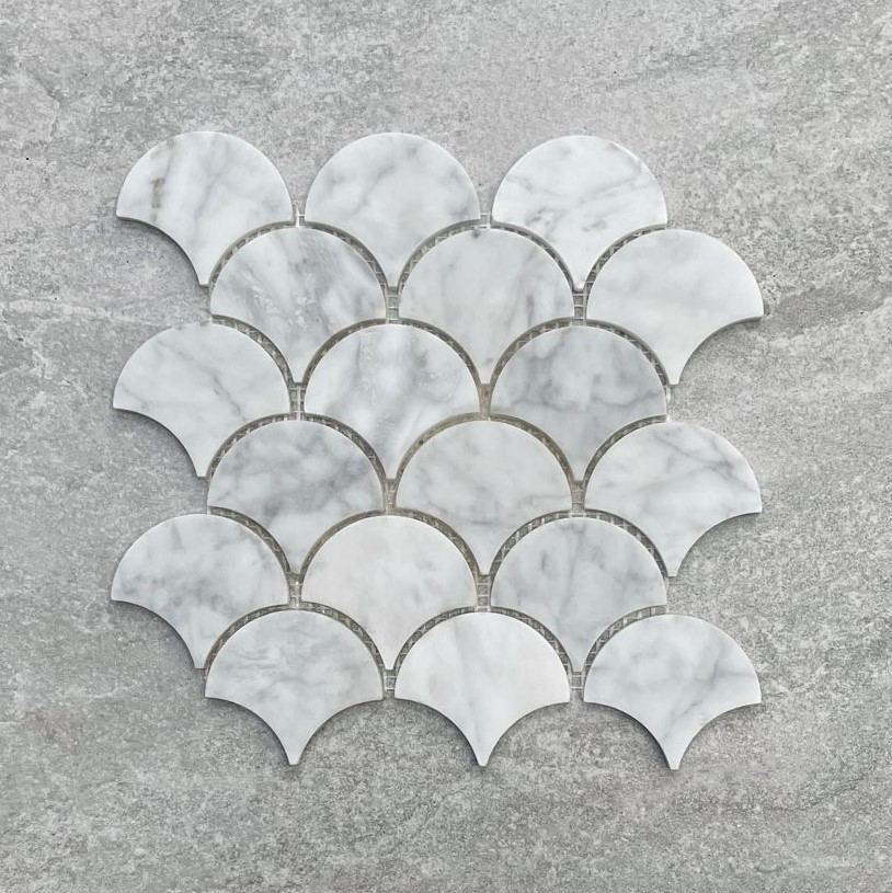 250x241mm Fan Fish Scale Polished Carrara 66x78mm Marble Mosaic 7554